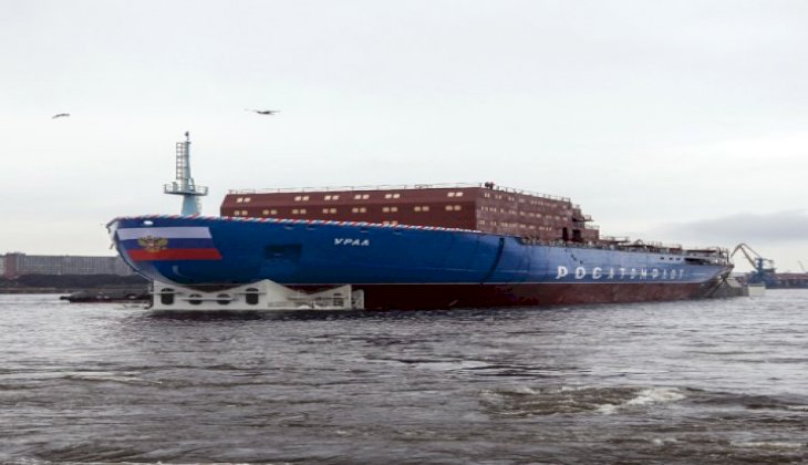 Rusya, nükleer buzkıran gemisi Ural'ı suya indirdi
