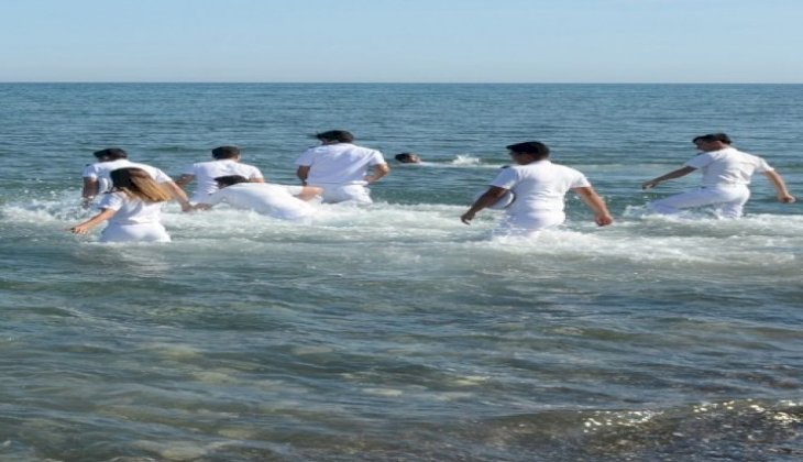 Denizcilik Meslek Yüksekokulu mezunları mezuniyet sevincini denizde yaşadı
