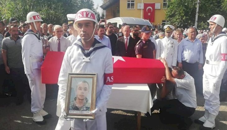 Denizde ölen asker son yolculuğuna uğurlandı