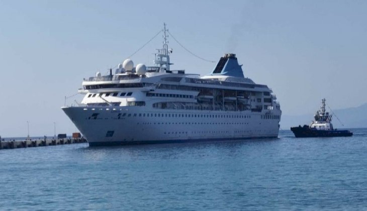 Koronavirüs salgını sonrası ilk turist gemisi aylar sonra Kuşadası Limanı’na yanaştı
