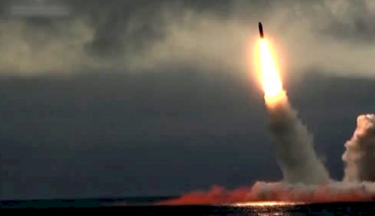 Rusya nükleer denizaltıdan balistik füze fırlattı