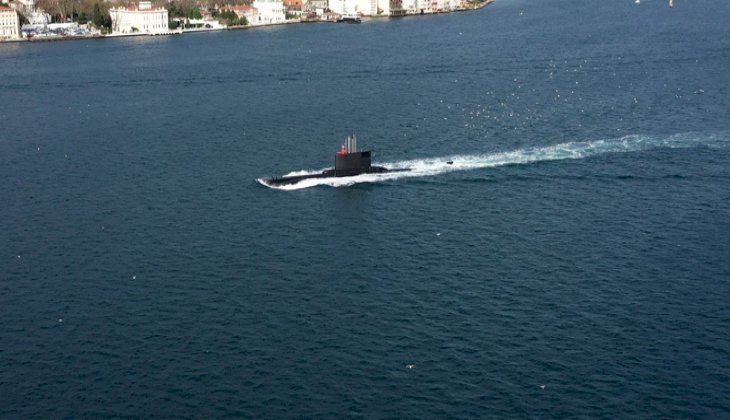 Türk denizaltısı İstanbul Boğazı’ndan böyle geçti