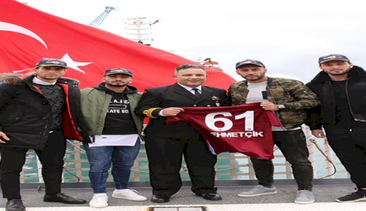 Trabzonsporlu futbolculardan TCSG-DOST gemisine ziyaret
