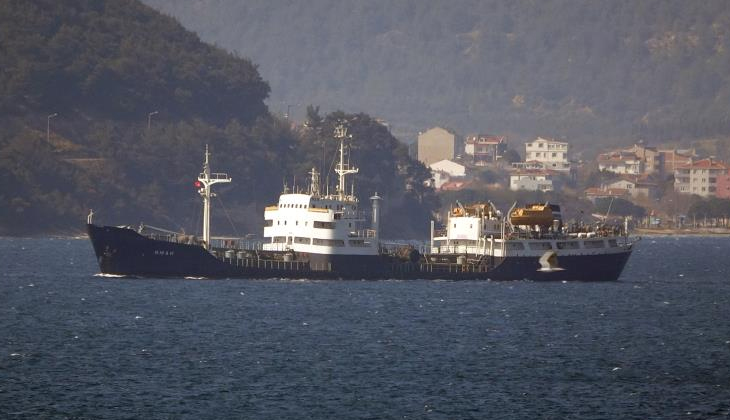 Rus askeri ikmal gemisi ‘IMAN’ Çanakkale Boğazı’ndan geçti