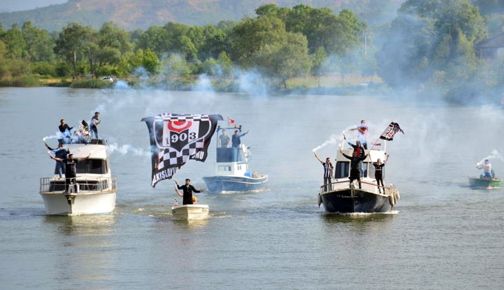 Sakarya Nehri üzerinde tekneler ile şampiyonluk turu yapıldı