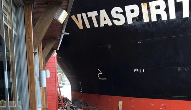 Vitaspirit Gemisinin Çarptığı Yalı İçin Deniz Araçlarıyla Restorasyon Başlıyor