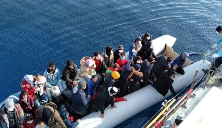 Yunan unsurları tarafından geri itilen 137 düzensiz göçmen kurtarıldı