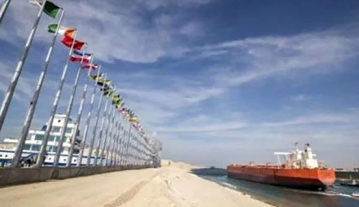 Süveyş Kanalı'ndaki tankerin motor arızası nedeniyle trafik yavaşladı