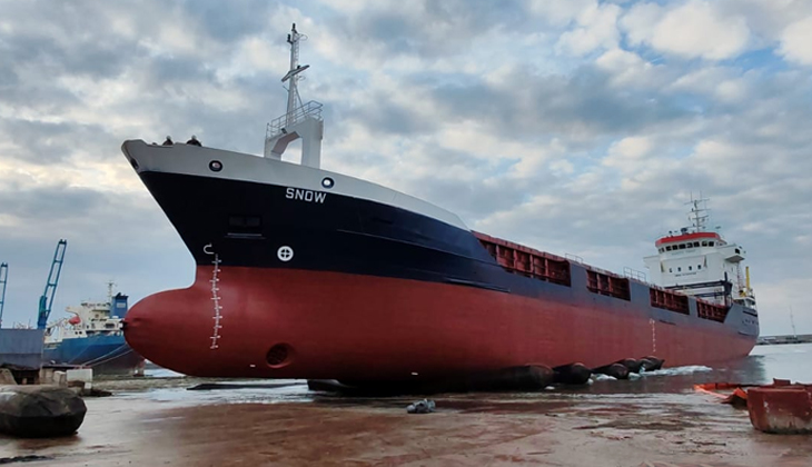 Trabzon Tersanesi'nde Bakım-Onarım Çalışmaları Tamamlanan "SNOW" Suya İndirildi