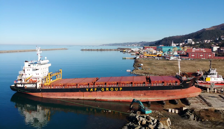 Trabzon Tersanesi'nden Başarılı Operasyon: SUN S Gemisi Suya İndirildi
